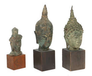3 Köpfe Wohl 19. Jh., Bronze, bestehend aus 2 Budd…