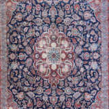 Kashan Medaillonteppich Zentralpersien, 2. Drittel… - photo 2