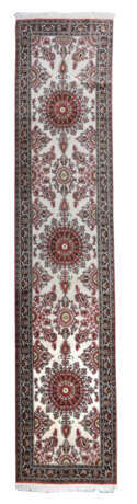 Qom Seiden-Galerie 407 cm Zentralpersien, um 1970/… - photo 1