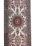 Ковры и Текстиль. Qom Seiden-Galerie 407 cm Zentralpersien, um 1970/…