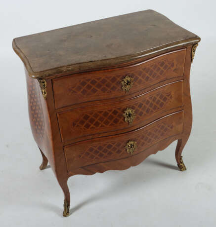 Barock-Kommode mit Rautengittermarketerie 18. Jh.,… - фото 2