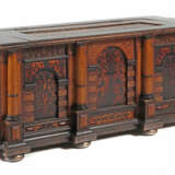 Ulmer Sitzbank-Truhe mit Rundbogenfeldern 19. Jh.,… - photo 1