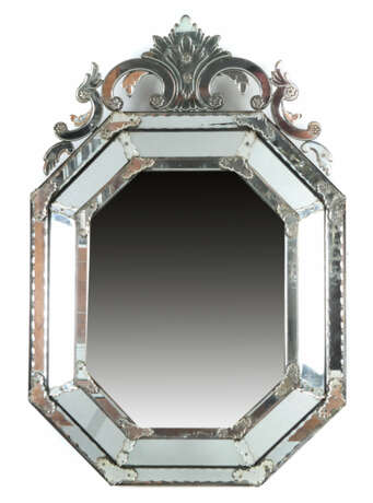Venezianischer Wandspiegel Anfang 20. Jh., aus meh… - photo 1