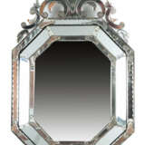 Venezianischer Wandspiegel Anfang 20. Jh., aus meh… - photo 1