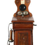 Wandtelefon Anfang 20. Jh., Konstruktion aus Holz … - фото 1