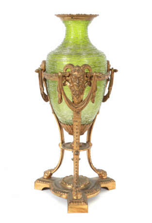 Vase im Empiregestell Um 1900, der sich nach unten… - Foto 1