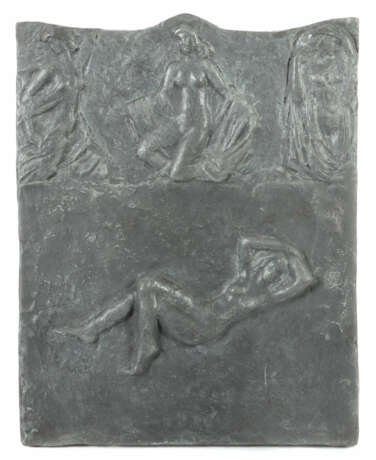 Figürliche Reliefplatte 2. H. 20. Jh., hellgrauer … - photo 1
