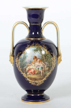 Meissen Henkelvase mit Schäferszenen 1850-1924, Po… - photo 1