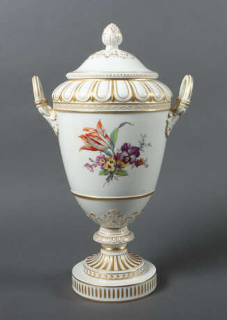 ''Weimarer Deckelvase'' mit Blumenbouquets KPM, Be… - Foto 2