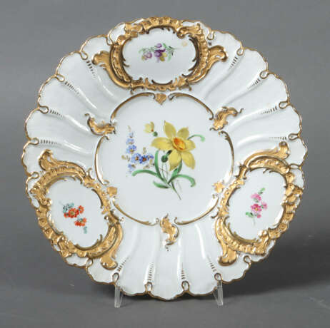 Kleiner Prunkteller mit Blumenmalerei Meissen, Pfe… - photo 1
