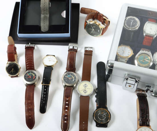 Konvolut Herrenarmbanduhren modern, best. aus 31 H… - Foto 3