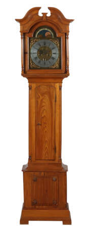 Standuhr mit Mondphase Ende 18. Jh., Ziffernscheib… - photo 1