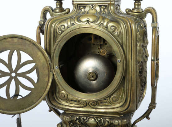Historismus-Kaminuhr mit Lemaire-Bronzegussgehäuse… - photo 4