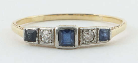 Ring mit Steinen Um 1900, Gelbgold 750, säuregeprü… - Foto 1