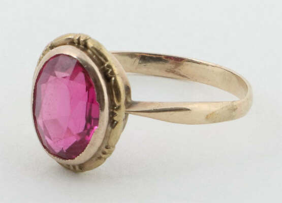 Ring mit Stein Um 1900, Gelbgold 333, punziert, ei… - фото 2