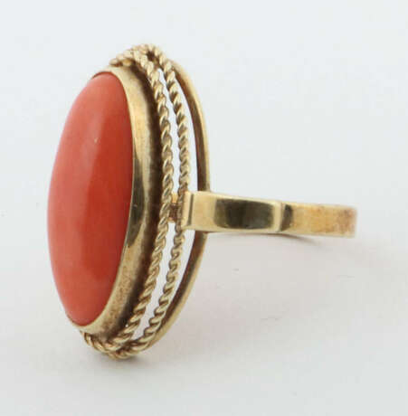Ring mit Koralle 1960er Jahre, Gelbgold 585, ca. 5… - Foto 2