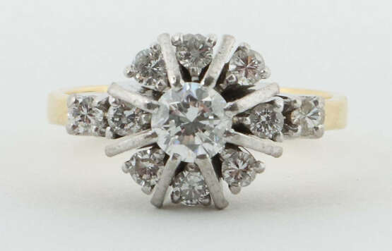 Ring mit Diamanten Um 1970, Entouragering mit Diam… - фото 1