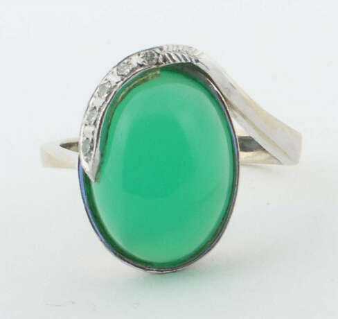 Ring mit Chrysopras & Diamanten 1980er Jahre, Weiß… - photo 1