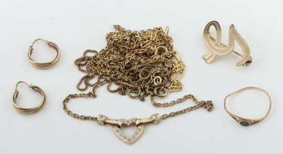Konvolut Goldschmuck modern, best. aus Paar Ohrrin… - photo 1
