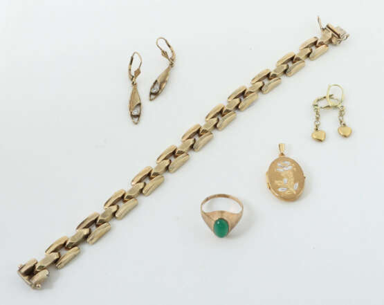 Konvolut Schmuck modern, best. aus 2 Paar Ohrringe… - photo 1