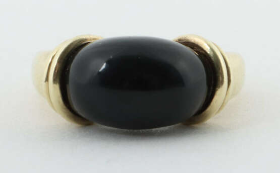 Ring mit Stein modern, besetzt mit Onix-Cabochon, … - photo 1