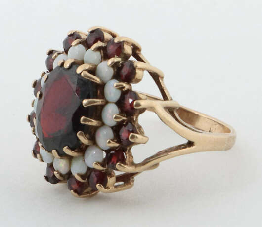 Ring mit Steinen modern, besetzt mit Granaten und … - photo 2