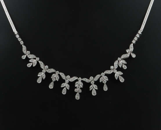 Collier mit Diamanten modern, Weißgold 585, punzie… - photo 1