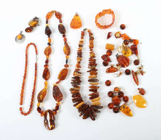 Konvolut Bernsteinschmuck modern, großes Konvolut … - Foto 1