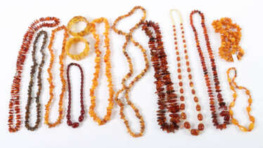 Konvolut Bernsteinschmuck modern, großes Konvolut …