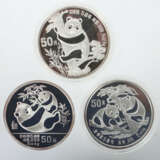 Sammlung von 3 Panda-Silbermünzen China, 1987/88/8… - photo 1