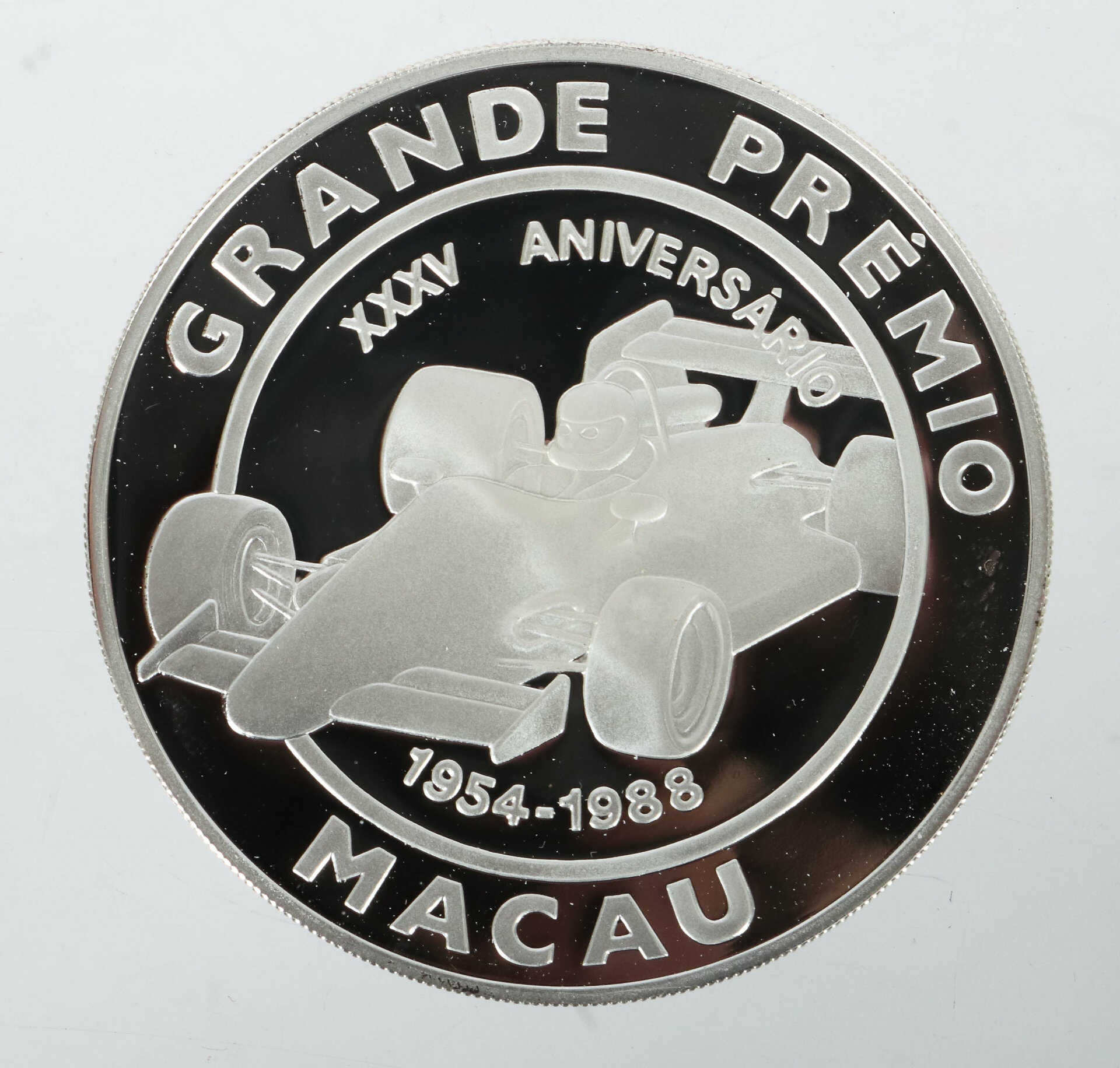 Macau-Silbermünze 1988, Silber, ca. 155,26 g, aver… Macau-Silbermünze 1988, Silber, ca. 155,26 g, aver…