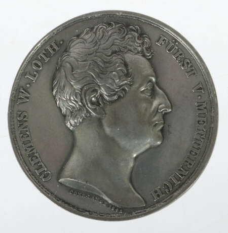 Wahlspruchmedaille 1841, silberfarbenes Metall, av… - photo 1