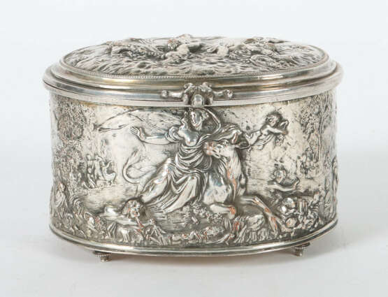 Deckeldose dat. 1873, versilbert, von ovaler Grund… - photo 1