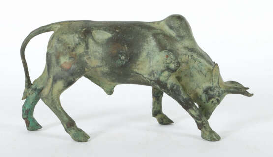 Bildhauer des 20. Jh. ''Stier'', Bronze, grün pati… - photo 2
