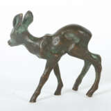 Bildhauer des 20. Jh. ''Reh'', Bronze patiniert, v… - photo 2