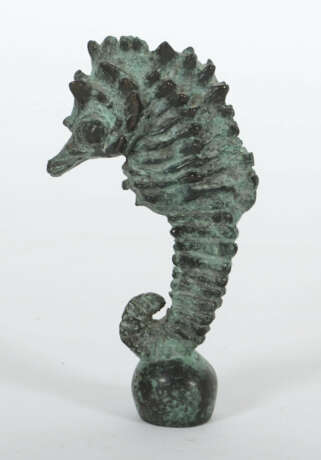 Bildhauer des 20. Jh. ''Seepferdchen'', Bronze pat… - photo 2