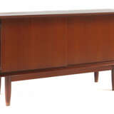 Kleines Sideboard mit Schiebetüren Deutschland, 19… - photo 1