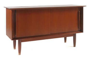 Kleines Sideboard mit Schiebetüren Deutschland, 19…