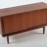 Kleines Sideboard mit Schiebetüren Deutschland, 19… - photo 2