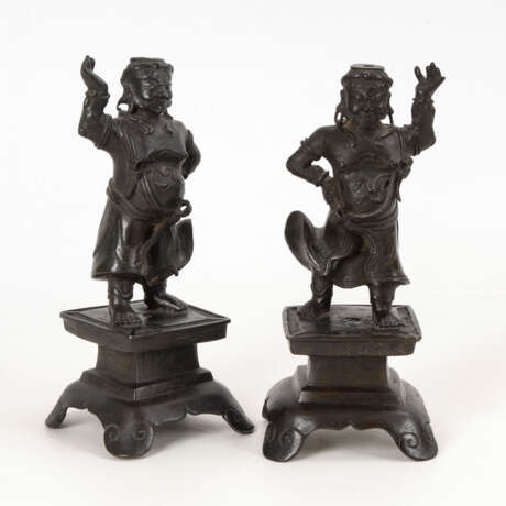 Paar Bronzefiguren als Ständer. - photo 1