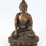Buddha mit Gefäß - Bronze. - Foto 1
