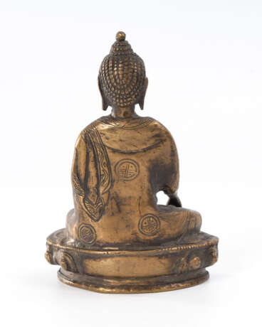 Buddha mit Gefäß - Bronze. - фото 3