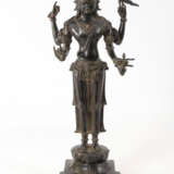 Indische Göttin mit vier Armen. - Foto 1