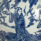Schultertopf mit Dekor der Acht Unsterblichen in Unterglasurblau - фото 3