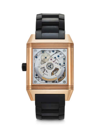 JAEGER-LECOULTRE, LIMITED EDITION PINK GOLD REVERSIBLE DUAL TIME 'REVERSO SQUADRA HOMETIME' WITH DATE AND DAY/NIGHT INDICATION, REF. Q7002671 / 230.2.77 - photo 2 JAEGER-LECOULTRE, LIMITED EDITION PINK GOLD REVERSIBLE DUAL TIME 'REVERSO SQUADRA HOMETIME' WITH DATE AND DAY/NIGHT INDICATION, REF. Q7002671 / 230.2.77 - photo 2