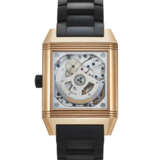JAEGER-LECOULTRE, LIMITED EDITION PINK GOLD REVERSIBLE DUAL TIME 'REVERSO SQUADRA HOMETIME' WITH DATE AND DAY/NIGHT INDICATION, REF. Q7002671 / 230.2.77 - Foto 2