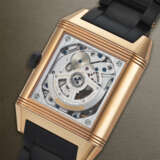 JAEGER-LECOULTRE, LIMITED EDITION PINK GOLD REVERSIBLE DUAL TIME 'REVERSO SQUADRA HOMETIME' WITH DATE AND DAY/NIGHT INDICATION, REF. Q7002671 / 230.2.77 - Foto 4