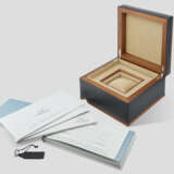 BREGUET, LARGE AND HEAVY PINK GOLD DUAL TIME FLYBACK CHRONOGRAPH 'TYPE XXII' WITH DATE AND 24-HOUR INDICATION, REF. 3880BR - Foto 4