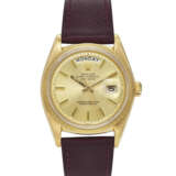 ROLEX, YELLOW GOLD 'DAY-DATE' WITH 'BARK-FINISH' BEZEL, REF. 1807 - photo 1