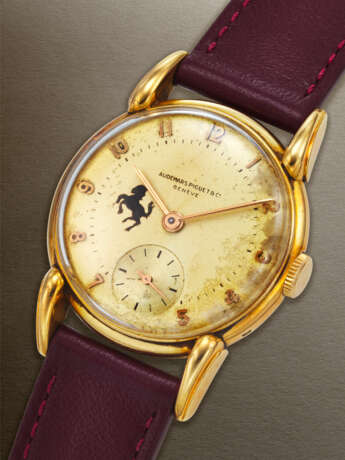 AUDEMARS PIGUET, GIFTED TO LUIGI 'GIGI' VILLORESI BY ENZO FERRARI, YELLOW GOLD WRISTWATCH - photo 2